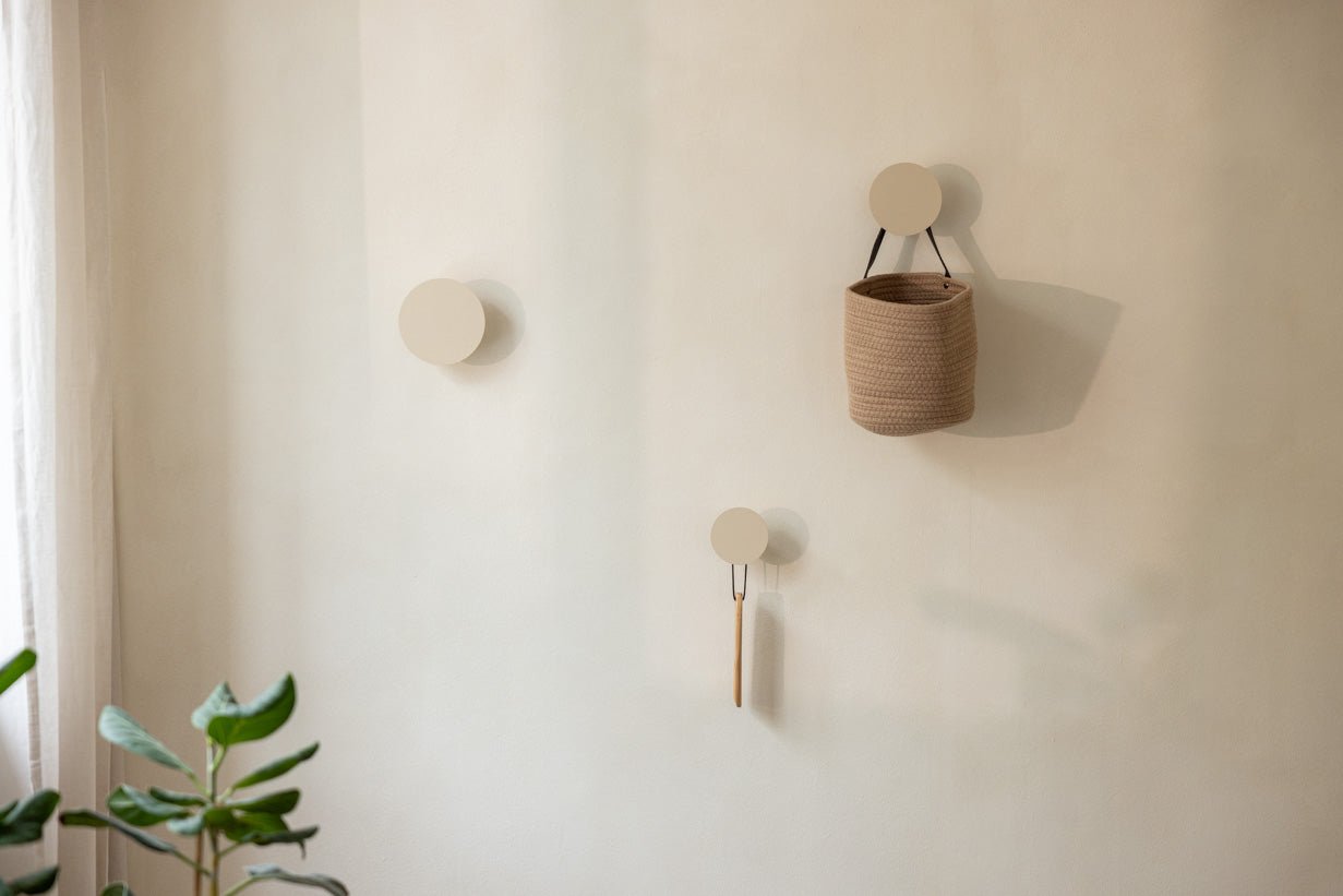 Porte-manteau/Patère Lou – Déclaration de design minimaliste en Métal