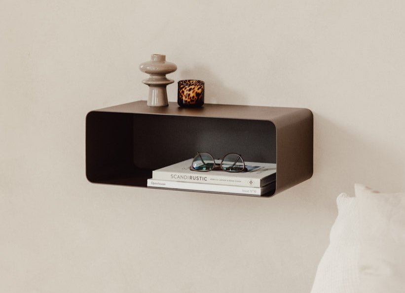 Table de chevet Nelio – Design suspendu avec passage de câble