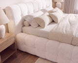 Designer Polsterbett Nela in Bouclé – Weiß