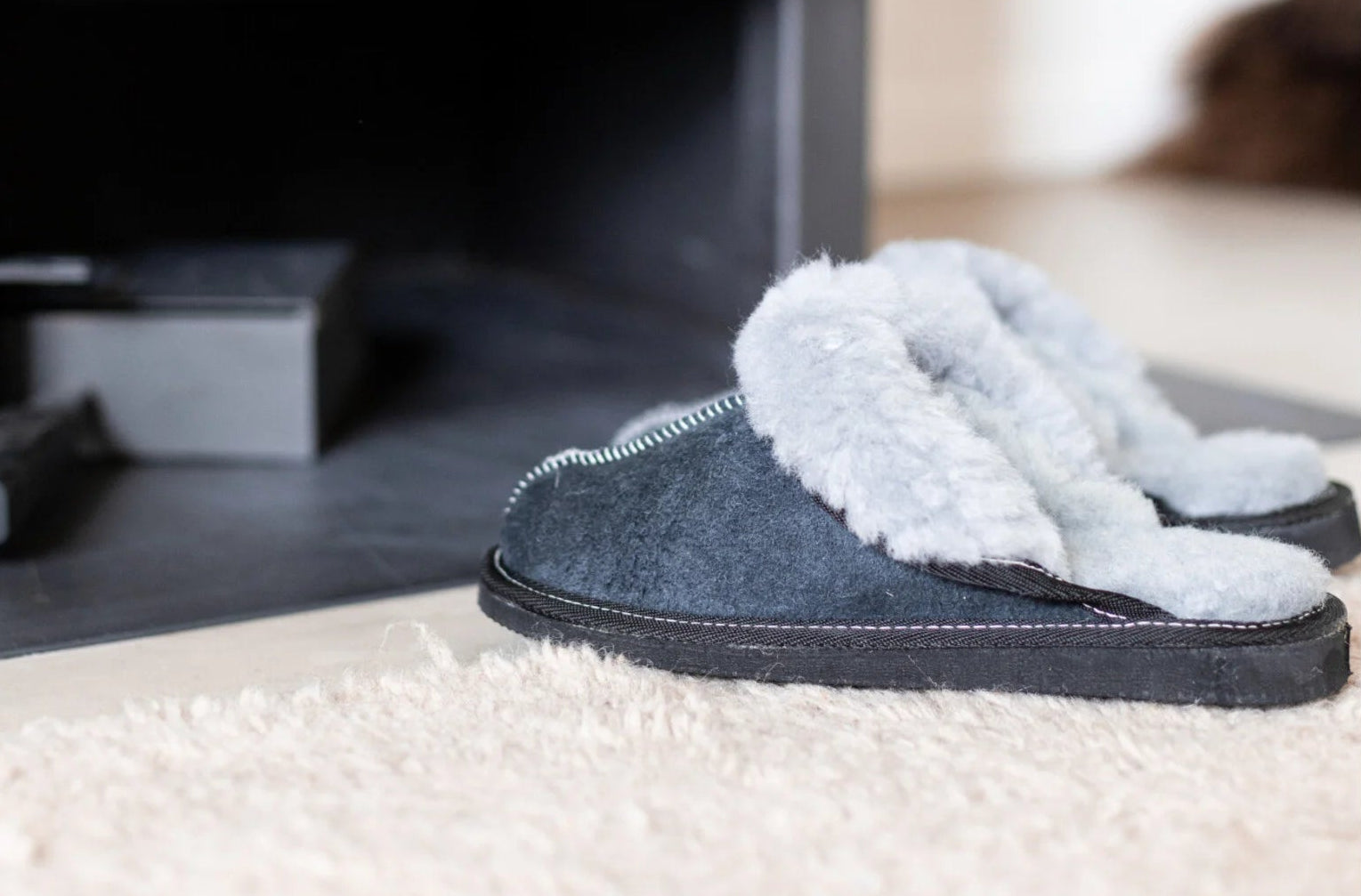 Chaussons d'intérieur pour femmes Nuvia en peau de mouton véritable gris