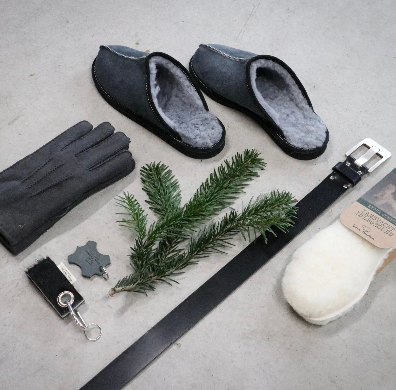 Chaussons pour hommes Ardell en peau d'agneau véritable en gris