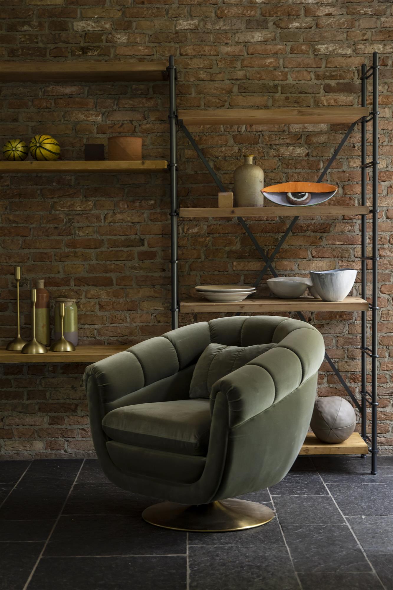 Fauteuil pivotant en olive